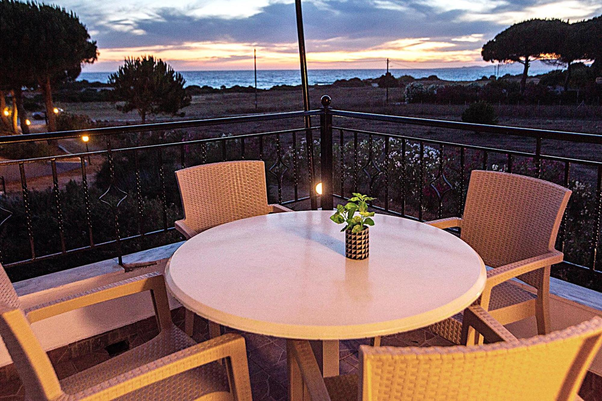 Romanos Beach Villas Экстерьер фото